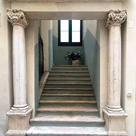 Palazzo Giotta - Dimora Storica بيت ضيافة باري