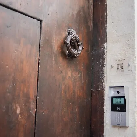 Palazzo Giotta - Dimora Storica 3*