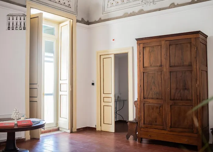 Palazzo Giotta - Dimora Storica 3*