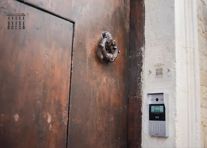 Palazzo Giotta - Dimora Storica 3*