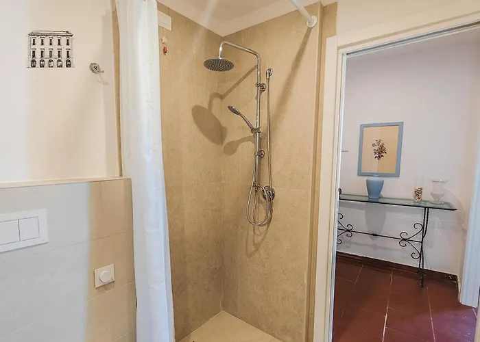 Palazzo Giotta - Dimora Storica 3*