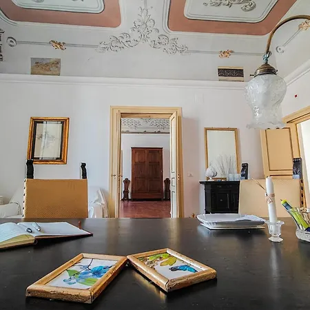 Palazzo Giotta - Dimora Storica 4*